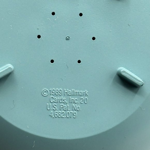 Joyous Carolers Ornament We Wish You A Merry Christmas Light Motion Music - Picture 6 of 8